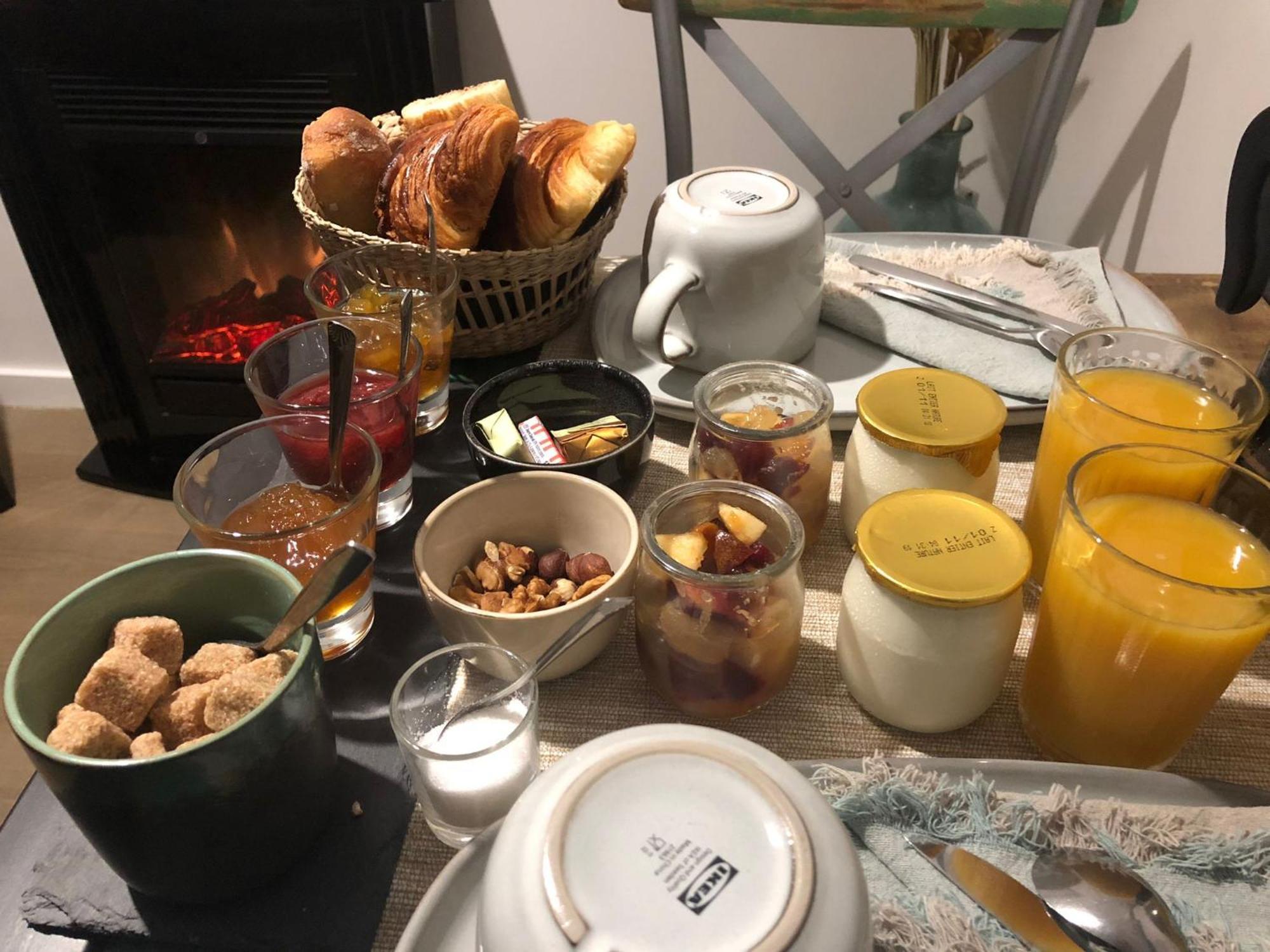 Bed and Breakfast La Pause Surville  Exterior foto
